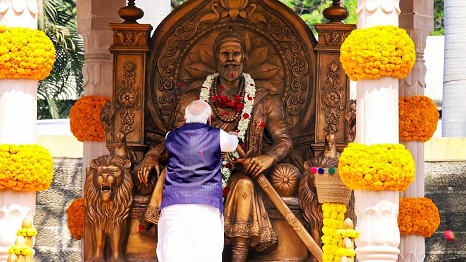 Prime Minister Narendra Modi unveils a statue of Chhatrapati Shivaji in Pune on Sunday (PTI)
