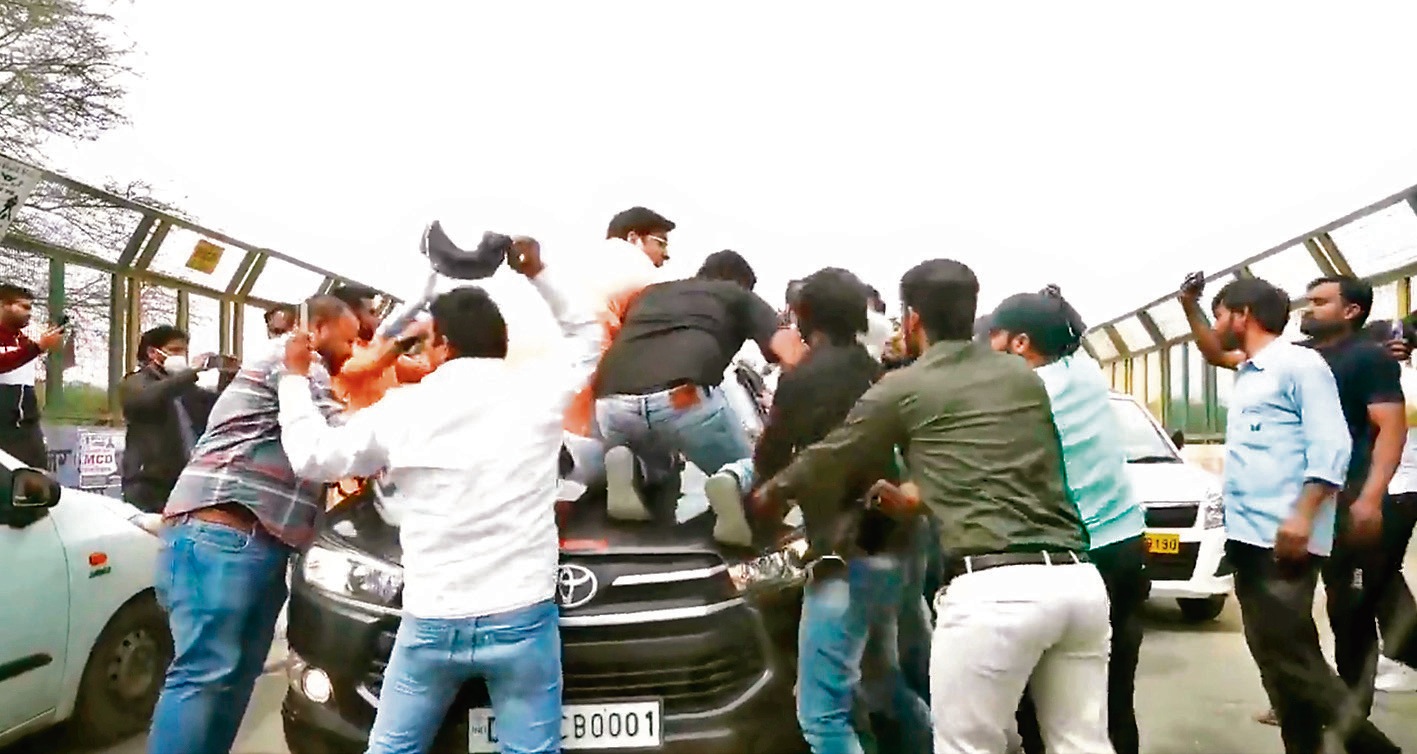 A screengrab of the attack, from a video shared by the CM. (Sourced) A screengrab of the attack, from a video shared by the CM. (Sourced)