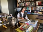 Shabana Azmi shared a picture of Javed Akhtar's ‘cluttered’ desk.