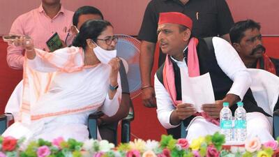 West Bengal chief minister Mamata Banerjee and Samajwadi Party national president Akhilesh Yadav at a public meeting for the UP polls in Varanasi on March 3. (HT FILE PHOTO) West Bengal chief minister Mamata Banerjee and Samajwadi Party national president Akhilesh Yadav at a public meeting for the UP polls in Varanasi on March 3. (HT FILE PHOTO)