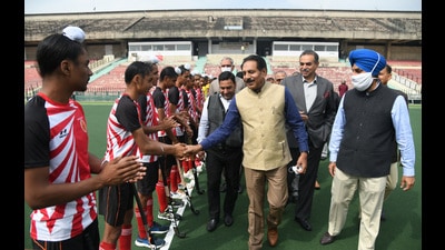 Chandigarh adviser Dharam Pal during his visit to the sports complex in Sector 42, Chandigarh, on Monday. (Ravi Kumar/HT) Chandigarh adviser Dharam Pal during his visit to the sports complex in Sector 42, Chandigarh, on Monday. (Ravi Kumar/HT)