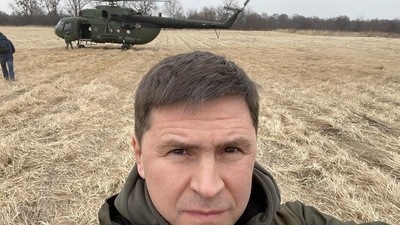 Ukrainian president's adviser Mykhailo Podolyak tweeted this picture before heading for talks (Twitter/Mykhailo Podolyak)