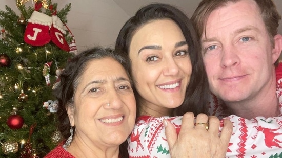 Preity Zinta with her mom and husband.&nbsp;