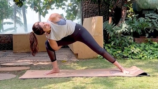 Shilpa Shetty shares Yoga hack for breaking monotony in exercise routine instead of stopping workout: Watch video