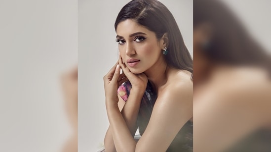 Bhumi Pednekar's outfit featured a belt of the same material around the waist and frill detailing in the borders.(Instagram/@bhumipednekar)
