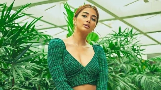 Pooja Hegde serves a 'daily dose of greens' in smoking hot crop blouse and thigh-slit skirt worth <span class='webrupee'>₹</span>42k: See pics