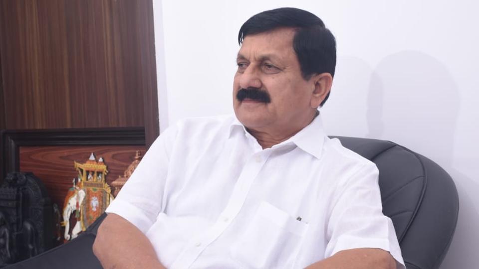 Karnataka home minister Araga Jnanendra said “those who don't respect constitution and the court order should be taught a lesson.” (HT File)