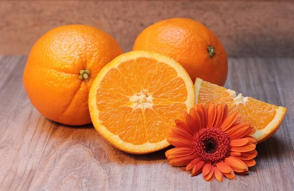 Citrus fruits like mosambi, oranges, lemon, amla, guava and kiwi are packed with vitamin C.(Pixabay)