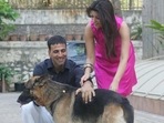 Akshay Kumar and Twinkle Khanna with their dog Cleo. Akshay Kumar and Twinkle Khanna with their dog Cleo.