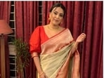 Swara Bhasker keeps setting the fashion bar higher for us, one post at a time. The actor,a day back, ditched casuals and instead decked up in a stunning ethnic ensemble and dropped major fashion cues for her fans on Instagram. In a classic white and red saree, Swara Bhasker looked right out of an ethnic fashion fairytale.(Instagram/@reallyswara)