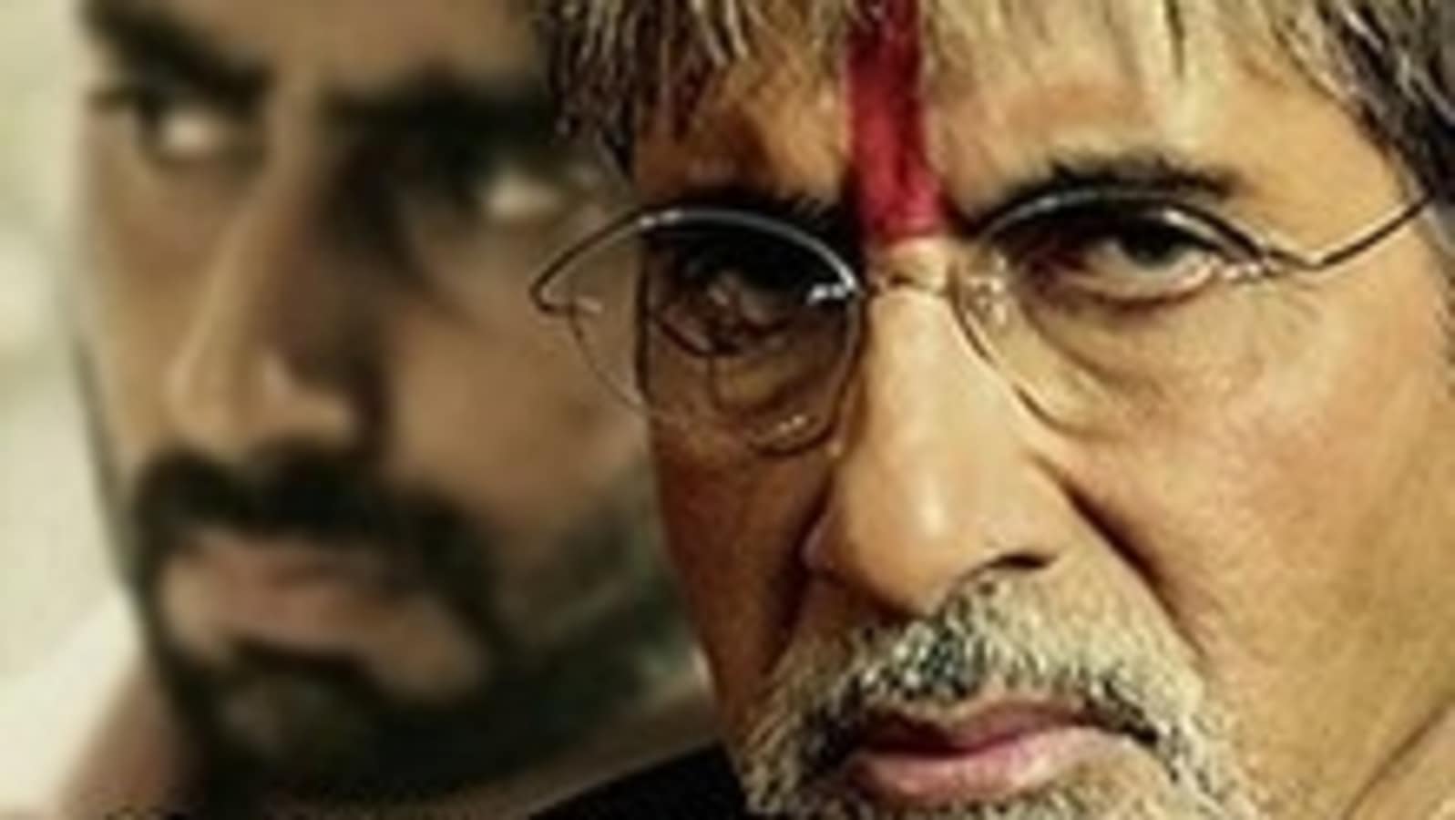 Amitabh Bachchan sangat setuju untuk memuji penampilan Abhishek Bachchan di Sarkar: “Itu murni api!”  |  Bollywood