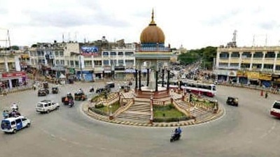 Chlorine gas leakage from a 40-year-old cylinder at the Yadavagiri railway quarters in Mysuru on Monday has affected 69 people in the area Chlorine gas leakage from a 40-year-old cylinder at the Yadavagiri railway quarters in Mysuru on Monday has affected 69 people in the area