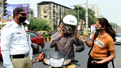 During the drive, traffic police also towed at least 226 vehicles abandoned on roads across the city on Monday (HT PHOTO) During the drive, traffic police also towed at least 226 vehicles abandoned on roads across the city on Monday (HT PHOTO)