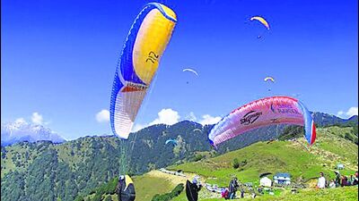 Kangra superintendent of police Khushal Chand Sharma said that Akash Aggarwal, who was on a tour to Bir-Billing, had booked a tandem flight for joyride. (Image for representational purpose) Kangra superintendent of police Khushal Chand Sharma said that Akash Aggarwal, who was on a tour to Bir-Billing, had booked a tandem flight for joyride. (Image for representational purpose)