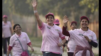 Nearly 1,000 women wearing pink T-shirts participated in the race organised by the Noida authority. (Sunil Ghosh /HT) Nearly 1,000 women wearing pink T-shirts participated in the race organised by the Noida authority. (Sunil Ghosh /HT)