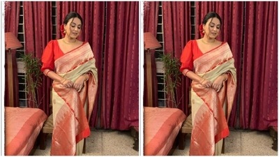 Swara Bhasker scurried through her mom Ira Bhasker's wardrobe and picked a white and red saree for the pictures. (Instagram/@reallyswara)