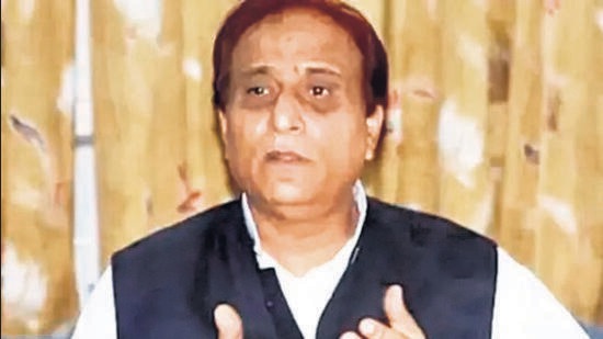 Lucknow: Uttar Pradesh CM Akhilesh Yadav with U P cabinet minister Azam Khan before presenting the state budget for 2015-16 in Lucknow on Tuesday. PTI Photo by Nand Kumar (PTI2_24_2015_000103A) (PTI) Lucknow: Uttar Pradesh CM Akhilesh Yadav with U P cabinet minister Azam Khan before presenting the state budget for 2015-16 in Lucknow on Tuesday. PTI Photo by Nand Kumar (PTI2_24_2015_000103A) (PTI)
