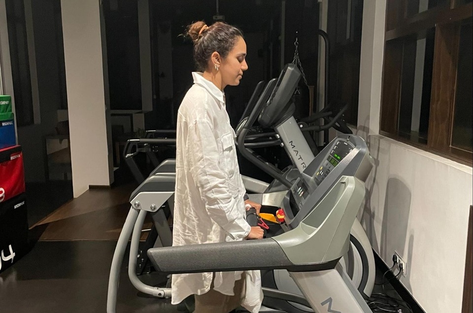 On the treadmill at 5.30 AM, one week after surgery. (seema.page) On the treadmill at 5.30 AM, one week after surgery. (seema.page)