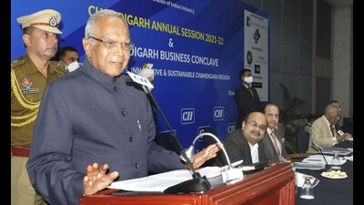 Punjab governor Banwarilal Purohit speaking during the annual session of Chandigarh on Wednesday. (Keshav Singh/HT)