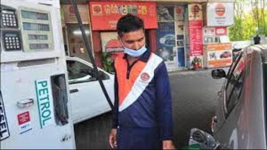 Taken aback by the sudden spurt in demand, the officials are busy arranging more oil for the 115 petrol pumps of the city. (Pic for representation)