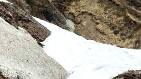 Villagers in Darma valley and defence personnel going to their posts near Indo-China border faced difficulty to cross the glacier covered stretch.