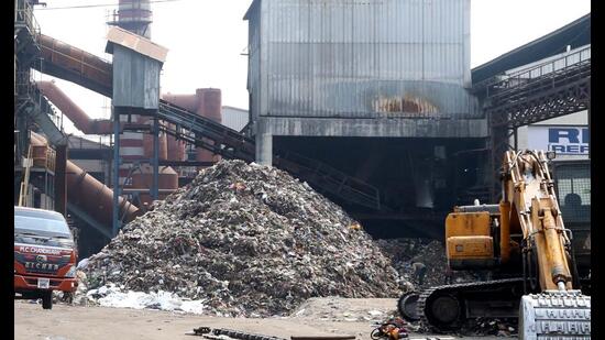 Compared to 60 MT a month ago, around 120 MT of wet waste is now processed daily at the plant in Sector 25, Chandigarh. (HT File)