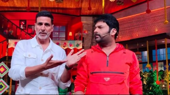 Akshay Kumar, Kapil Sharma call each other ‘bewafa (unfaithful)’ in new video.