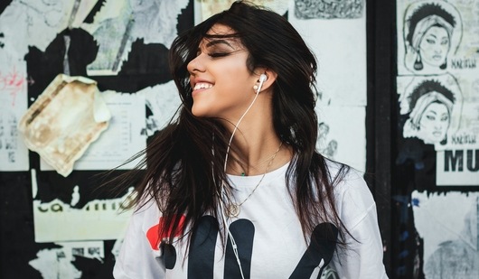 Wired earphones are relatively easy to use and cost-effective. (Pexels)