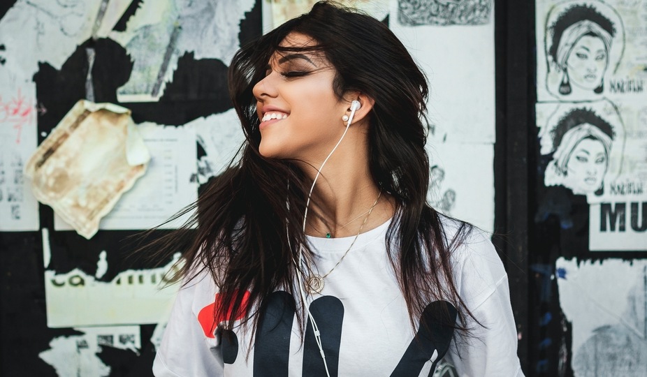 wired earphones under 200