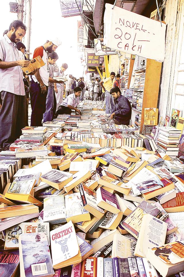 At the Daryaganj Book Bazar in June 2009. (HT Photo) At the Daryaganj Book Bazar in June 2009. (HT Photo)