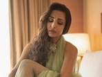 Malaika Arora in sheer ruffle dress and <span class='webrupee'>₹</span>83k gold heels gets captured in a candid moment: See pic Malaika Arora in sheer ruffle dress and <span class='webrupee'>₹</span>83k gold heels gets captured in a candid moment: See pic