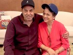 Dharmendra shares a video with Tanuja.