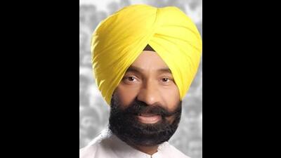 Dr Charanjit Singh, an ophthalmologist from Rupnagar, hit the right chords with the voters. (HT Photo) Dr Charanjit Singh, an ophthalmologist from Rupnagar, hit the right chords with the voters. (HT Photo)