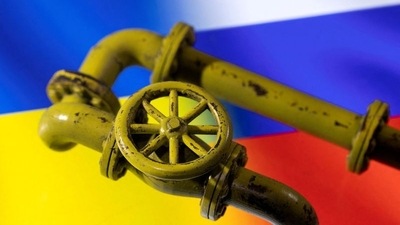 FILE PHOTO: 3D printed Natural Gas Pipes are placed on displayed Russia's and Ukraine's flags in this illustration,&nbsp; (REUTERS)