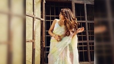 According to the official website of the clothing line, the saree costs  <span class='webrupee'>₹</span>26,500/-. (Instagram/@jacquelinef143)