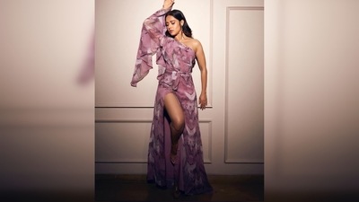 Nushrratt Bharuccha picked this stunning dress from Nikita Mhaisalkar's collection and it costs <span class='webrupee'>₹</span> 42,500. (Instagram/@nushrrattbharuccha) Nushrratt Bharuccha picked this stunning dress from Nikita Mhaisalkar's collection and it costs <span class='webrupee'>₹</span> 42,500. (Instagram/@nushrrattbharuccha)