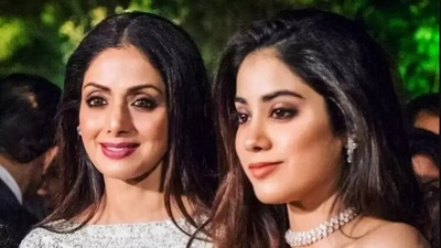 Sridevi with her daughter Janhvi Kapoor.