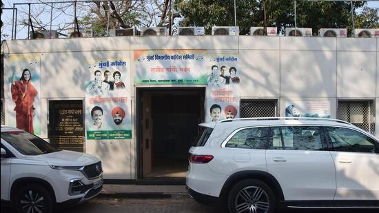 The Congress office wears a deserted look on Thursday. Bhushan Koyande/HT Photo