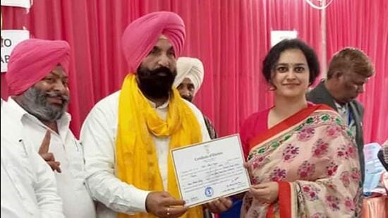 Relegated to the third and fourth positions in their respective strongholds (Atam Nagar and Ludhiana South), Simarjeet Singh Bains and Balwinder Singh Bains, mustered merely 12,720 and 11,906 votes, respectively, thereby forfeiting their deposits. (HT PHOTO)