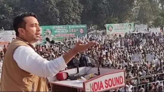 Rashtriya Lok Dal chief Jayant Chaudhary addressing a rally. (HT File Photo)