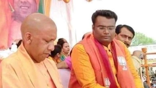 BJP MLA Shashank Verma with Yogi Adityanath(@Shashan36915292)