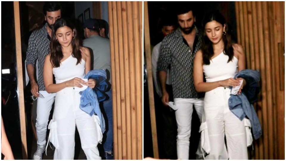 Alia Bhatt in Rs 4k bralette and denims is all glam with Ranbir at  Deepika's birthday - India Today