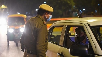 Delhi Police personnel manning at a checkpost. (Amal KS/HT Photo) Delhi Police personnel manning at a checkpost. (Amal KS/HT Photo)