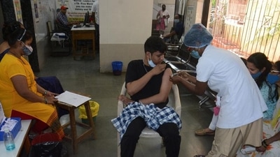 Thane: People get inoculated against Covid-19 as vaccination continues at a normal pace at TMC's CR Wadia Hospital even as the cases have drastically reduced in Thane on March 10, 2022. (HT Photo/Praful Gangurde)