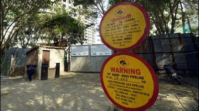 Gas pipeline signage at the residential colony in Sector 93, Noida. (Sunil Ghosh/HT Photo) Gas pipeline signage at the residential colony in Sector 93, Noida. (Sunil Ghosh/HT Photo)