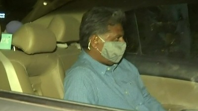 Congress leader Manish Tewari arrives at Ghulam Nabi Azad's residence. (Twitter/ANI) Congress leader Manish Tewari arrives at Ghulam Nabi Azad's residence. (Twitter/ANI)