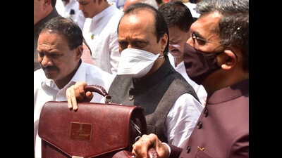 The debt stock of the state increased to ₹ 6.50 lakh crore in FY 22-23 from ₹ 4.51 lakh crore in FY 19-20 — a difference of ₹ 1.99 lakh crore. (Anshuman Poyrekar/HT PHOTO) The debt stock of the state increased to ₹ 6.50 lakh crore in FY 22-23 from ₹ 4.51 lakh crore in FY 19-20 — a difference of ₹ 1.99 lakh crore. (Anshuman Poyrekar/HT PHOTO)