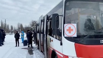 Buses wait during evacuations amid the Russian invasion of Ukraine. (REUTERS)
