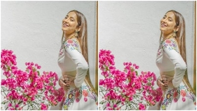 Assisted by hairstylist Mithun Gole, Anusha wore her long tresses open with a middle part. (Instagram/@vjanusha)