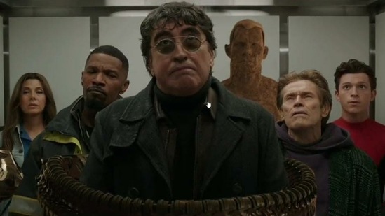 Marisa Tomei, Jamie Foxx, Alfred Molina, Thomas Haden Church, Willem Dafoe, and Tom Holland in a deleted scene from Spider-Man: No Way Home.